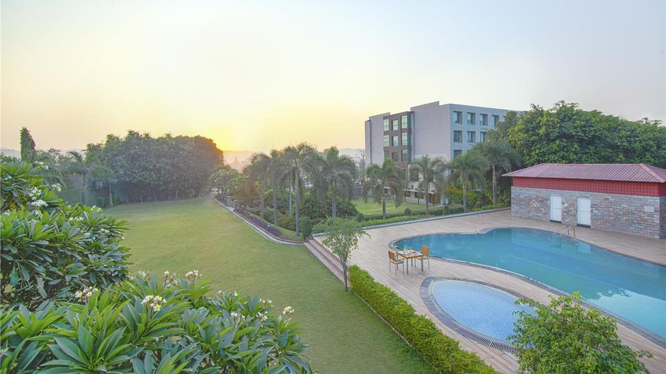 Lemon Tree Hotel Baddi Pool