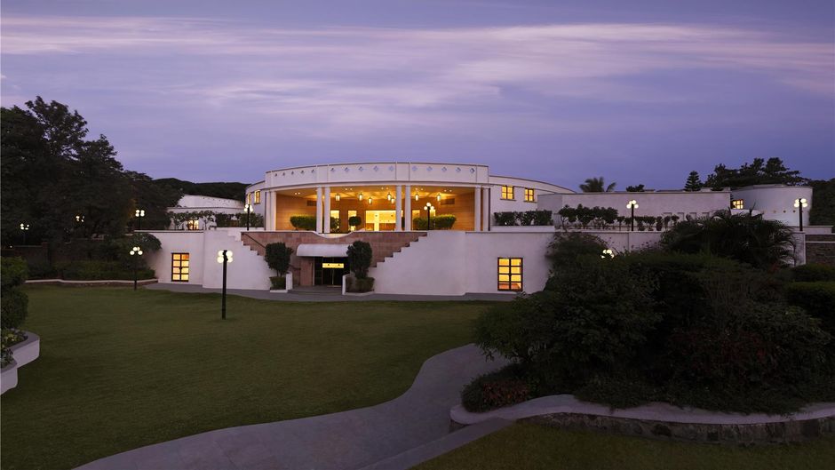 Lemon Tree Hotel Exterior