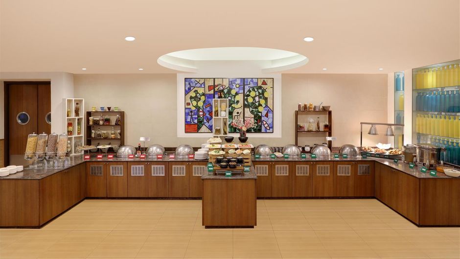 Lemon Tree Hotel Restaurant