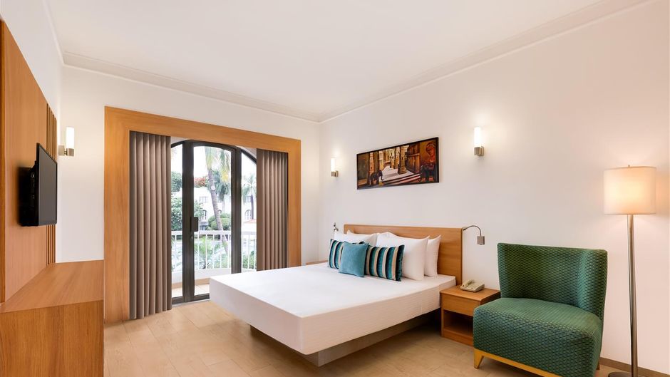 Lemon Tree Hotel Suite