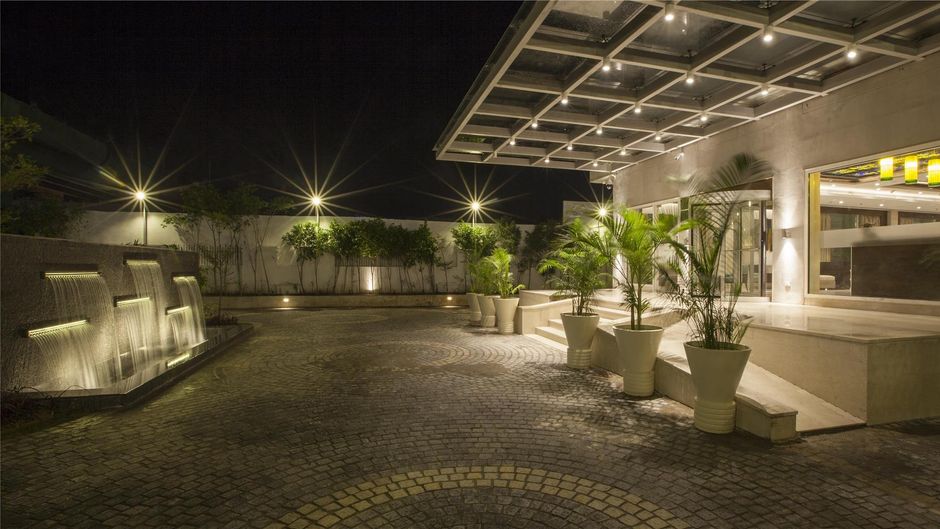 Lemon Tree Hotel, Lucknow Exterior