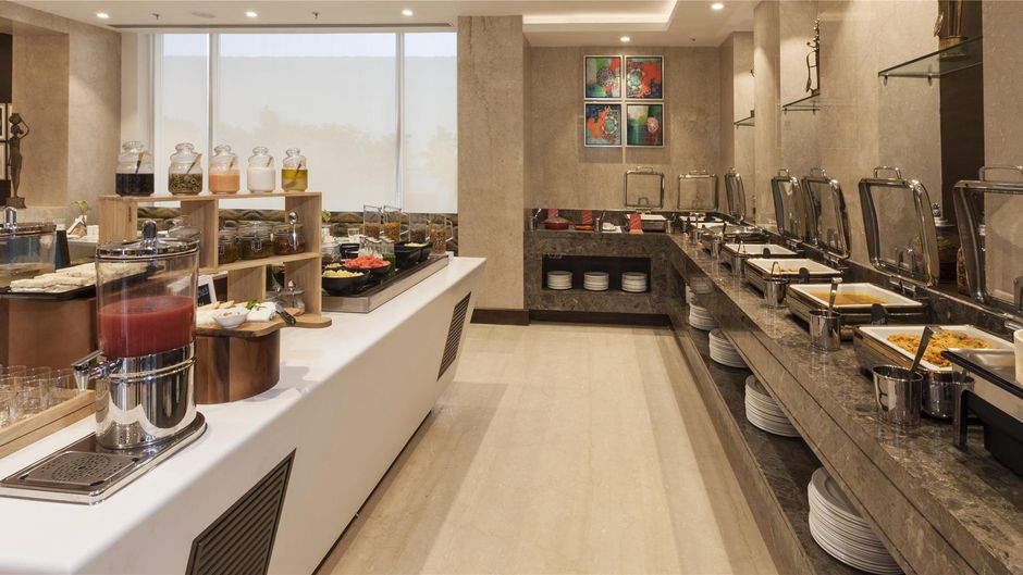Lemon Tree Hotel, Lucknow Restaurant