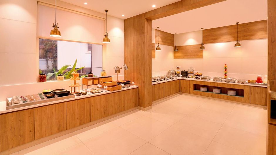 Keys Prima Hotel, Kattima, Chennai Restaurant