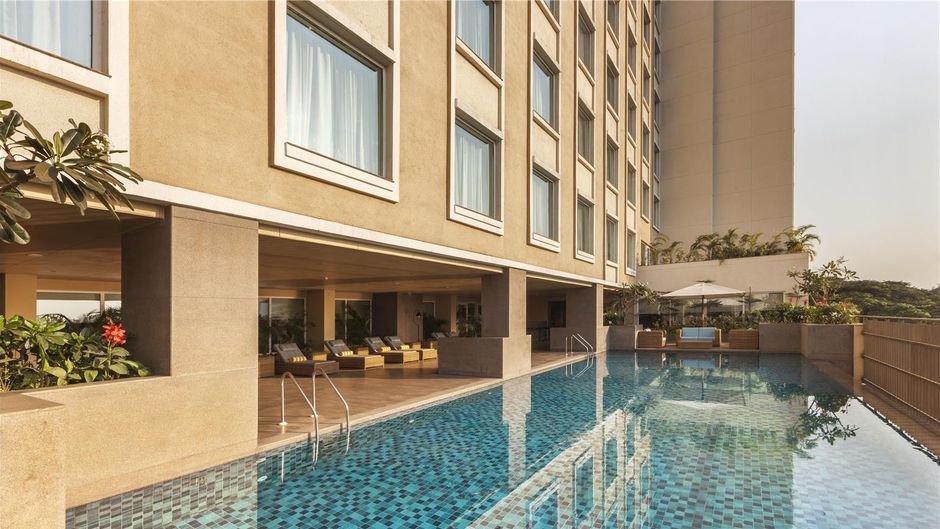 Lemon Tree Premier City Center Pune Pool