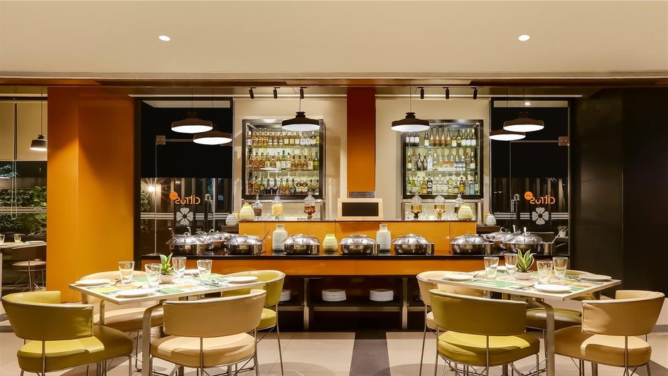Lemon Tree Hotel, Viman Nagar Restaurant