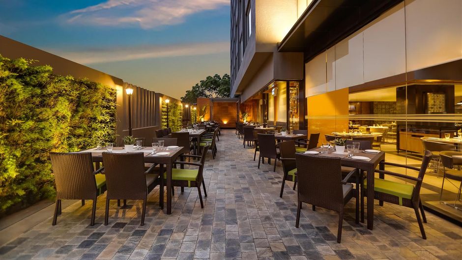 Lemon Tree Hotel, Viman Nagar Exterior