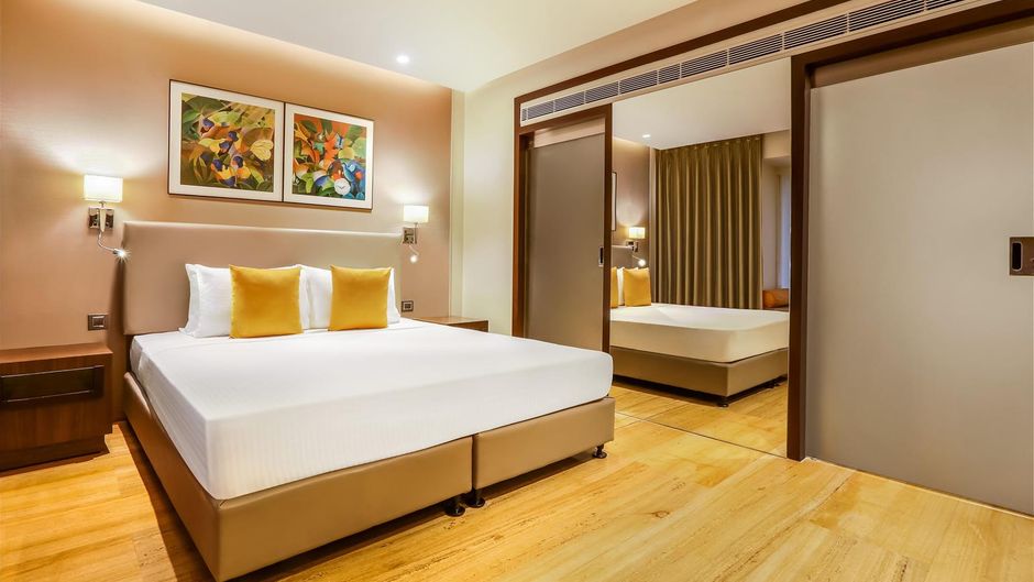 Lemon Tree Hotel, Viman Nagar Room
