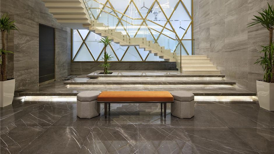 DoubleTree Aziziyah Lobby