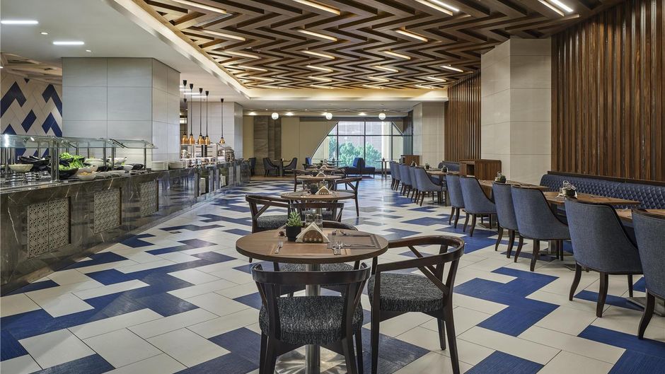 DoubleTree Aziziyah Restaurant