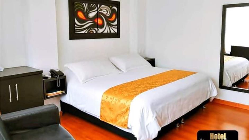 Hotel Palermo Suite Room