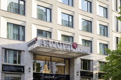 Arcotel John F