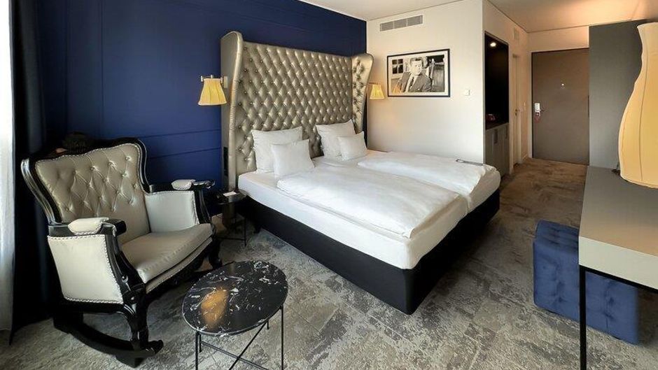 Arcotel John F Room