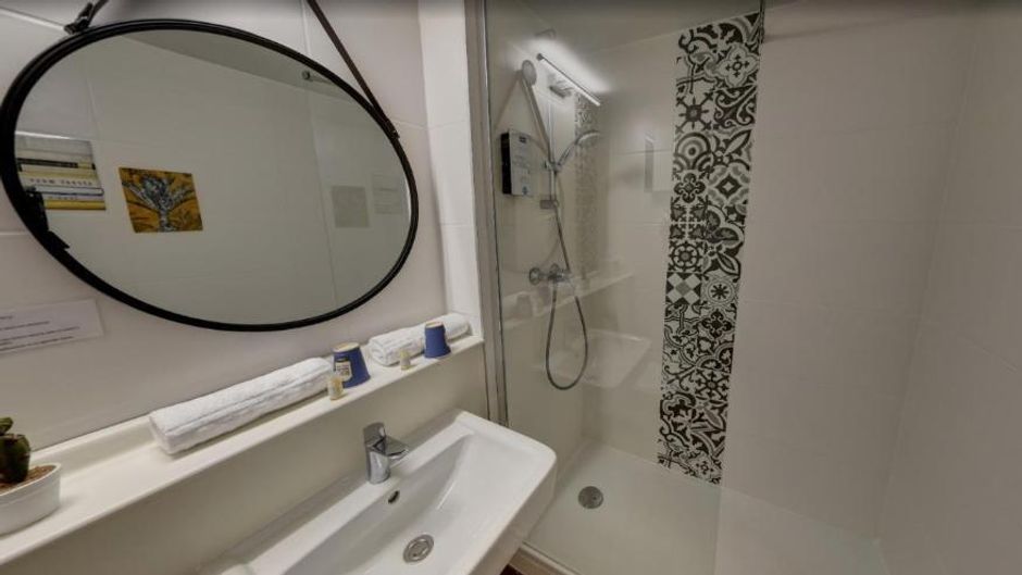 Kyriad Avignon Cap Sud Room
