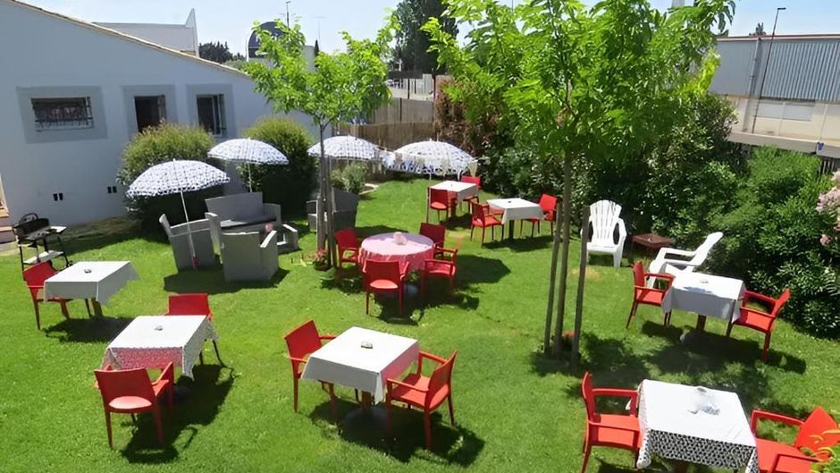 Kyriad Avignon Cap Sud Exterior