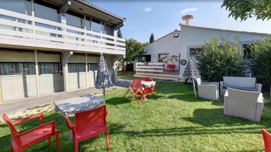 Kyriad Avignon Cap Sud Exterior