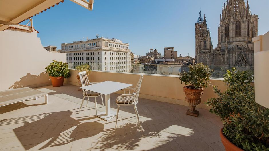 Lamaro Hotel Suite