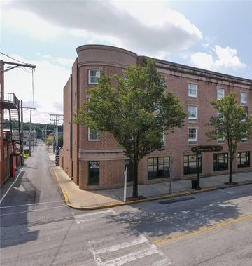 University Hotel & Suites Shippensburg