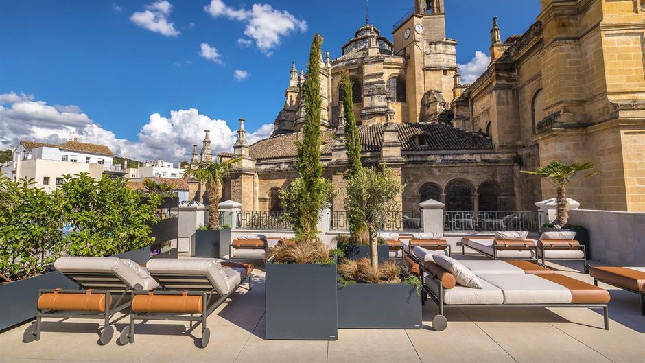Gran Hotel Claridge Granada Pool
