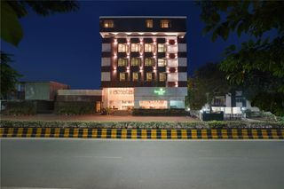 Lemon Tree Hotel Centre Point