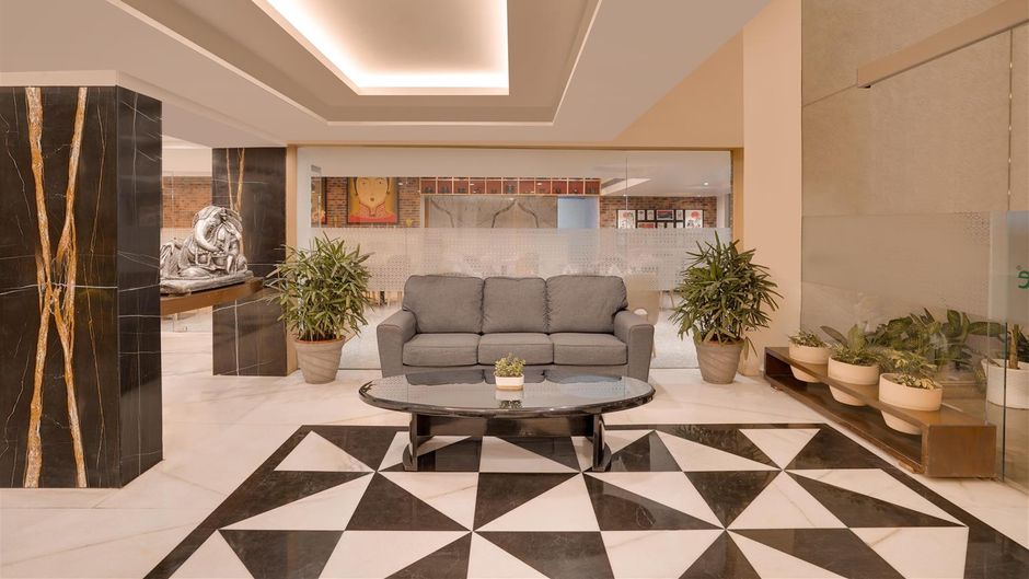 Lemon Tree Hotel Centre Point Lobby