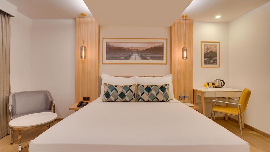 Lemon Tree Hotel Centre Point Room