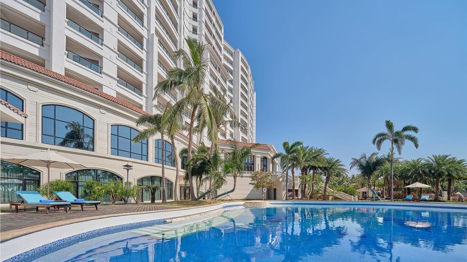 DoubleTree Hilton Sanya Bay Pool