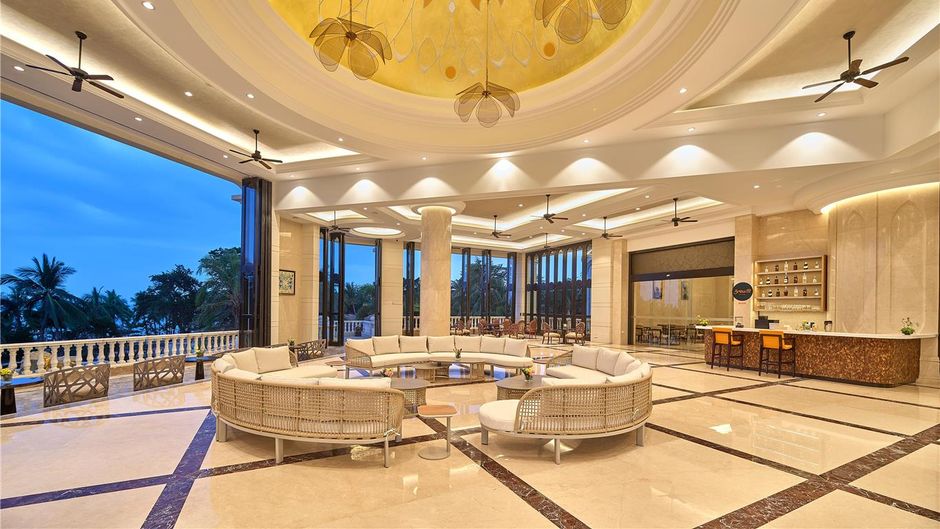 DoubleTree Hilton Sanya Bay Lobby