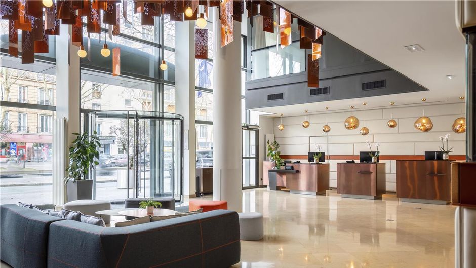 DoubleTree by Hilton Paris Boulogne Lobby