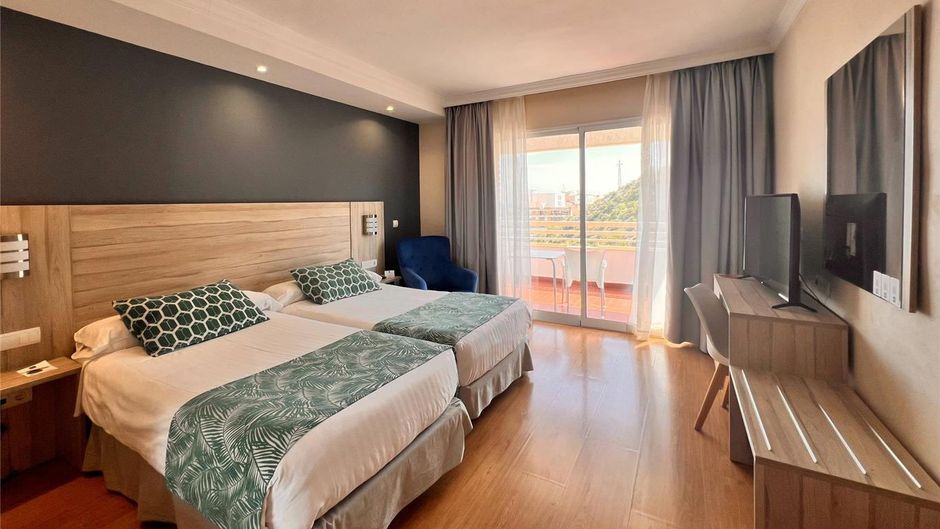 Maya Alicante Room