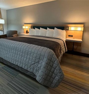 Bearcat Inn & Suites