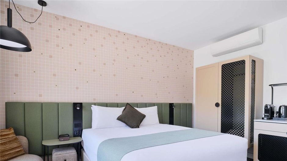 Novotel St Kilda Room
