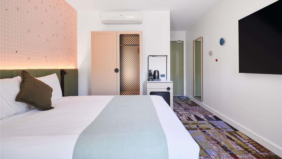 Novotel St Kilda Room