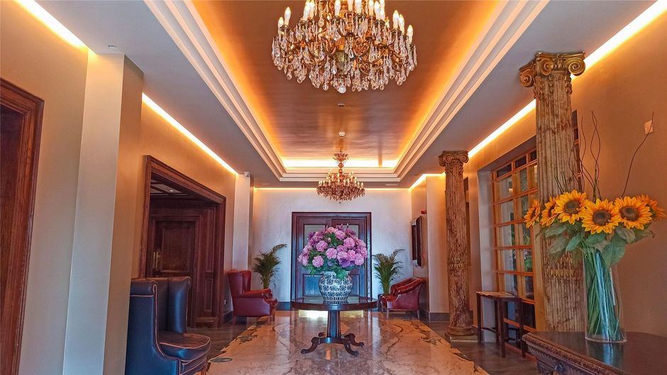 Victoria Hotel Lobby