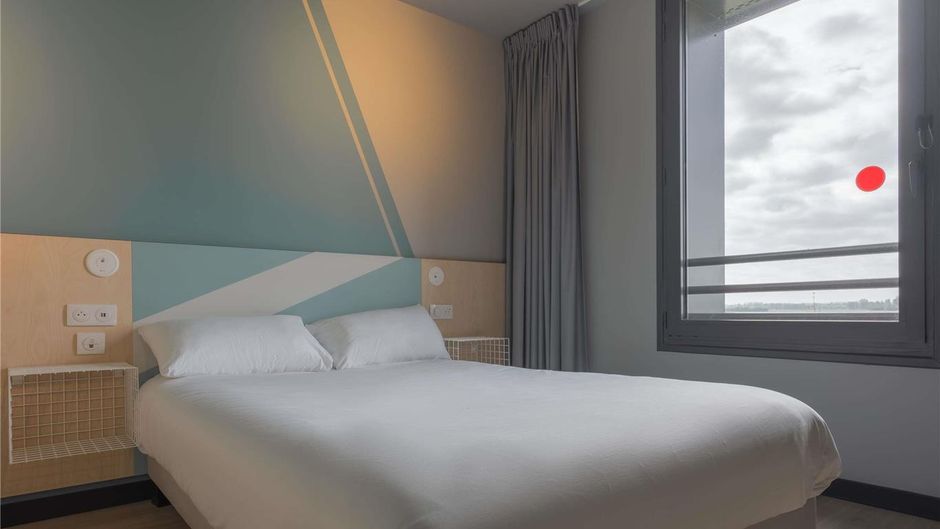 ibis budget Pontorson Baie du Mont-Saint Exterior