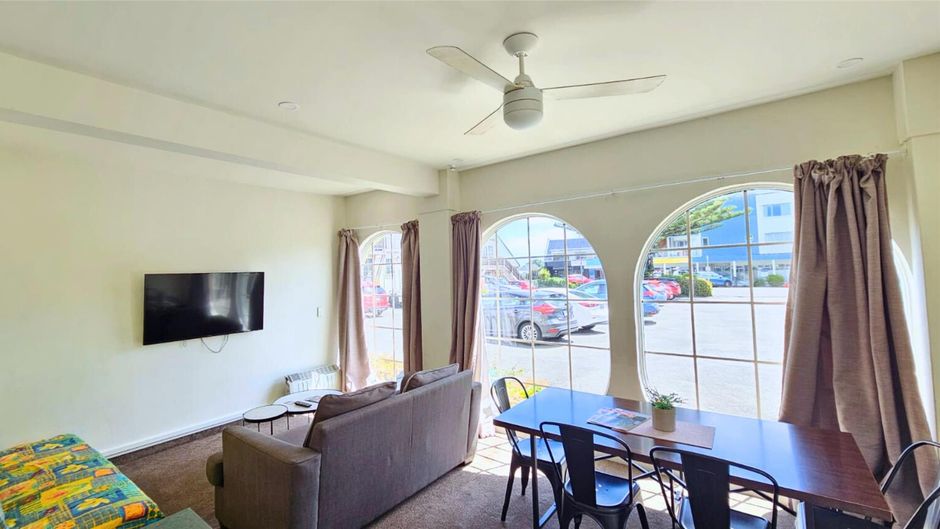 U Studios Paraparaumu, SureStay Coll Suite