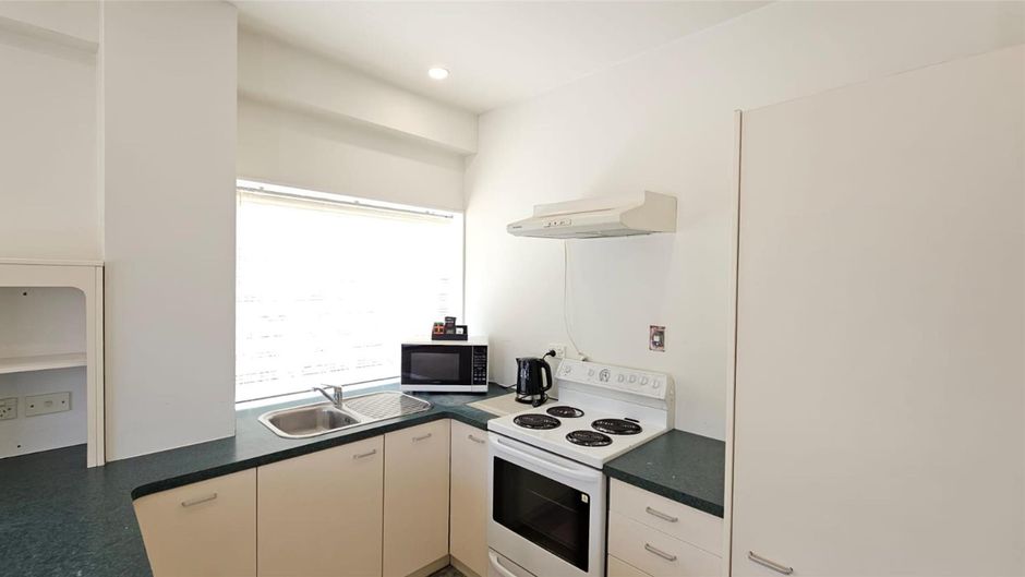 U Studios Paraparaumu, SureStay Coll Suite