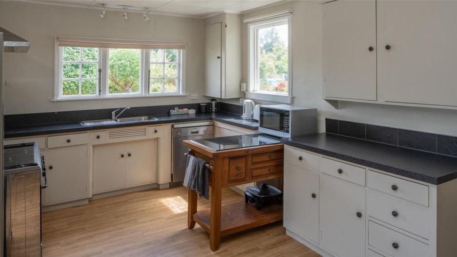 U Studios Masterton, SureStay Coll Suite