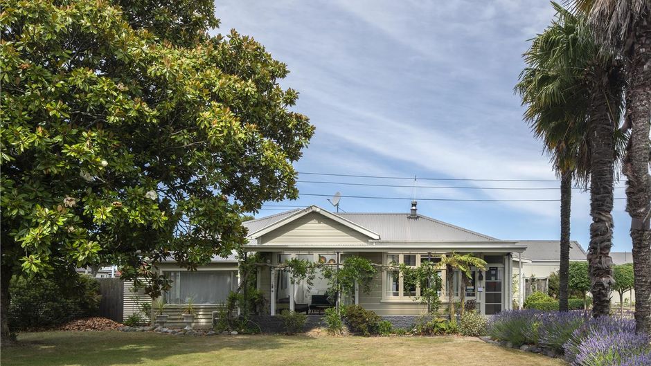 U Studios Masterton, SureStay Coll Exterior