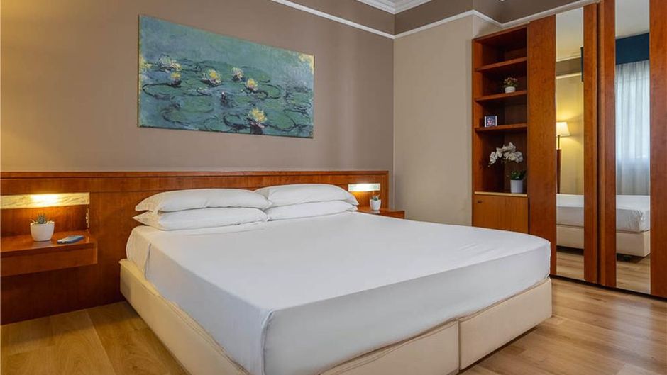 Hotel Admiral Room