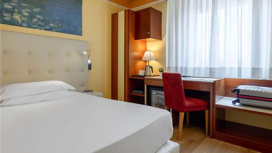 Hotel Admiral Room