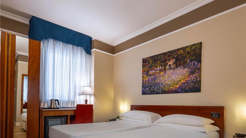 Hotel Admiral Room