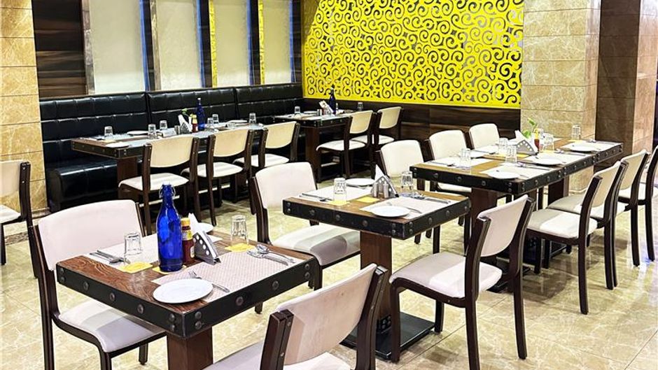 Clarion Inn Jaipur Restaurant