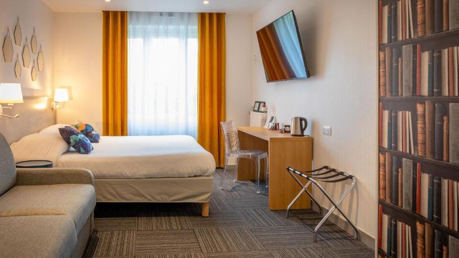 Rex Hotel Room