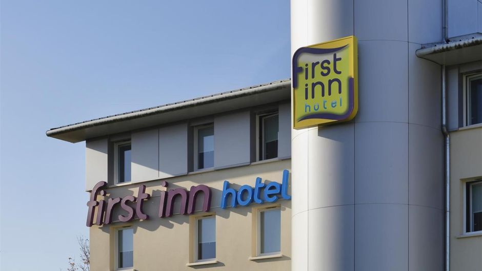 First Inn Hotel Exterior