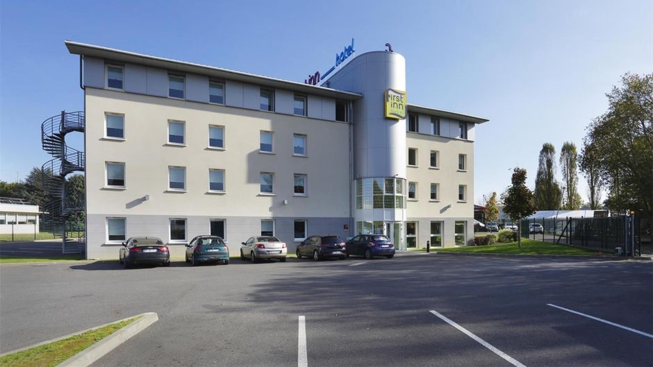 First Inn Hotel Exterior