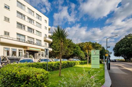 Queens Hotel & Spa