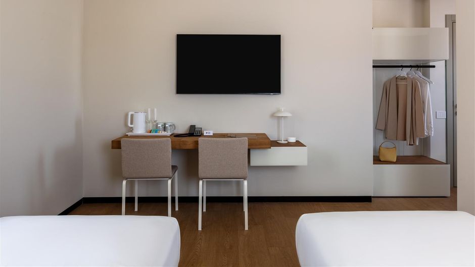 Best Western Plus Carolus Park Hotel Room
