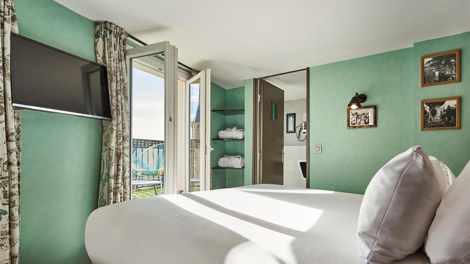 R Kipling Hotel Room
