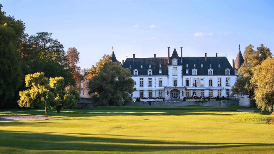 Chateau d'Augerville Golf & Spa Resort Exterior