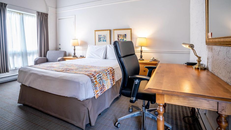 Hotel Cheribourg Room
